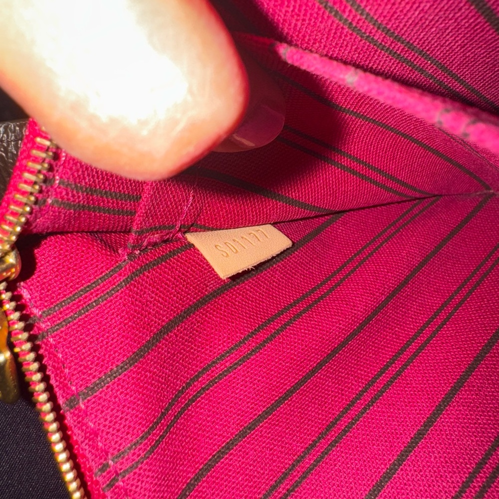 Louis Vuitton Monogram Neverfull GM Tote Bag - Picture 16 of 16